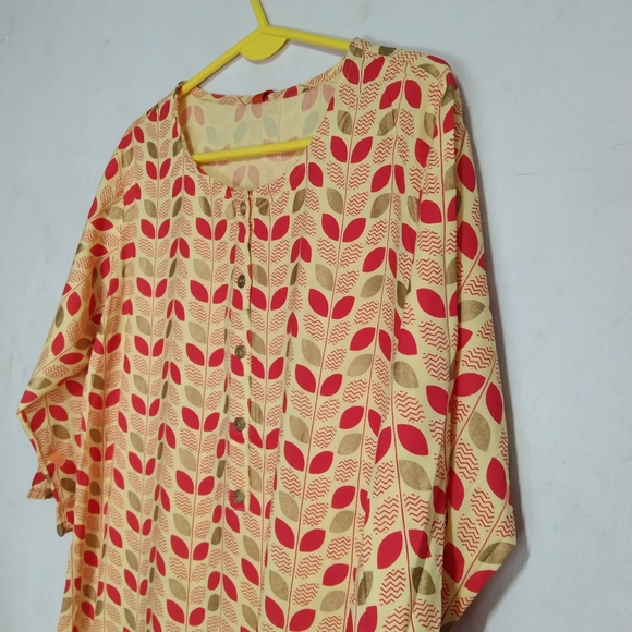 (RESERVED)UK XL size Straight Kurtha with 3/4 sleeve - Picture 2 of 7
